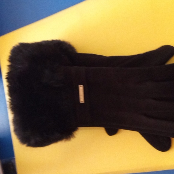 Fashion Black Winter Faux Fur Trimmed Gloves - Picture 2 of 7